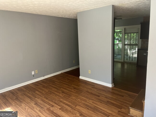 Building Photo - 2561 Lewfield Cir SE