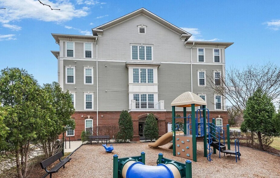 Building Photo - 3850 Clara Downey Ave