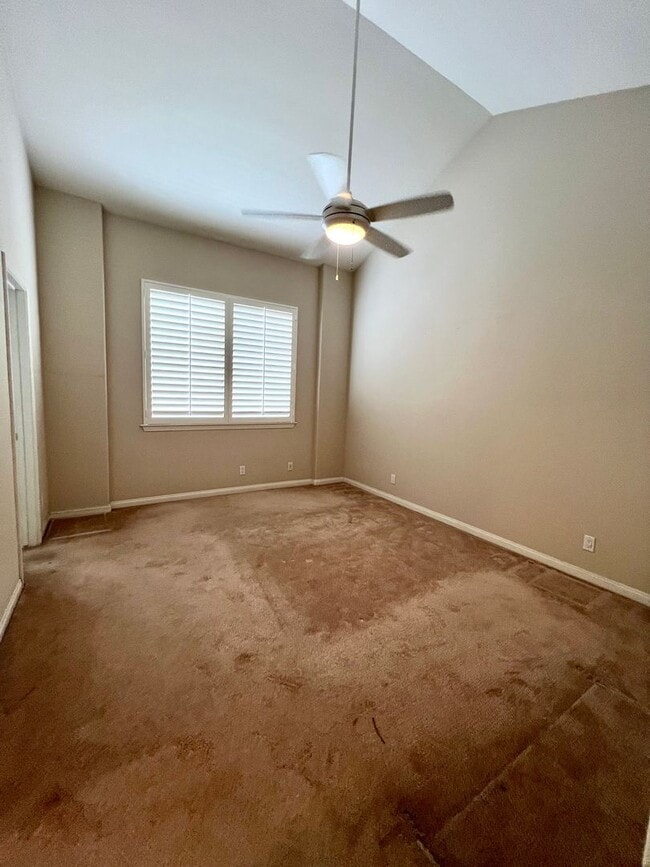 Building Photo - Amazing Downtown Torrance! - 3 bd / 2.5 ba...