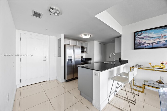 Building Photo - 1861 NW S River Dr