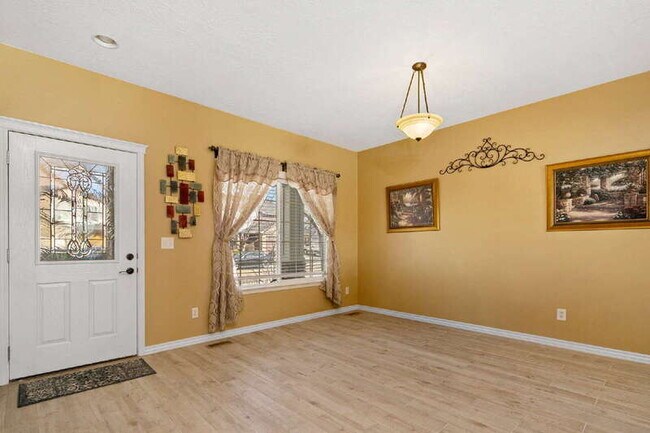 Building Photo - 2295 W Apgar Creek Dr