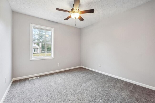 Building Photo - 805 Grindstone Pl SW