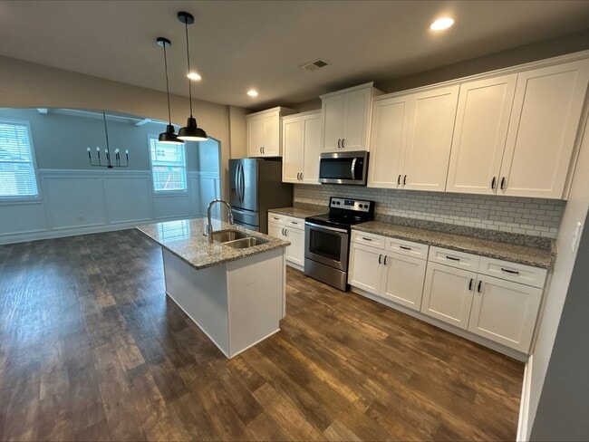 Building Photo - Stunning 4BR + Bonus Room Home Near Oaklan...