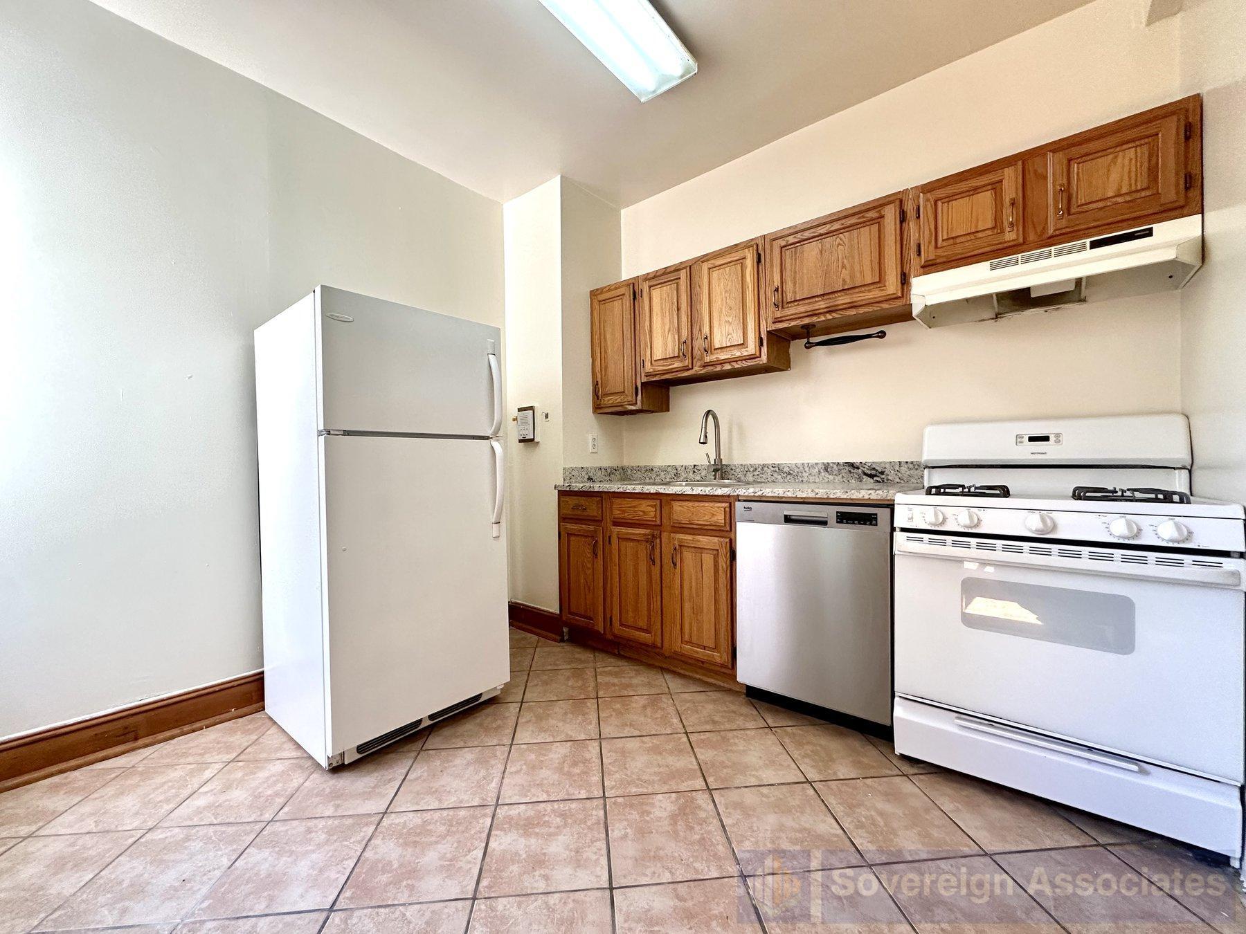 Building Photo - 64 W 108th St