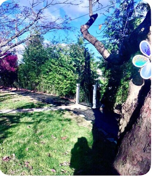 Building Photo - 686 Morford Ave