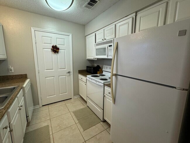 Building Photo - 4276 Calinda Ln