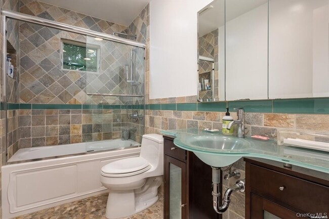 Building Photo - 60 Fir Dr