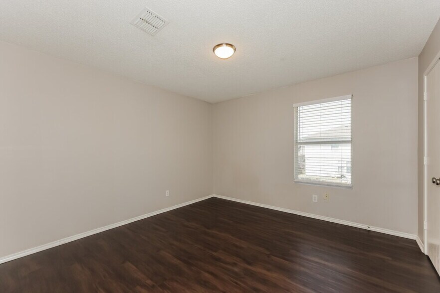 Building Photo - 8750 Gray Fox Ct