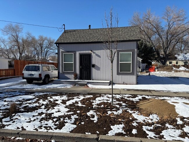 Primary Photo - 1017 Washington St
