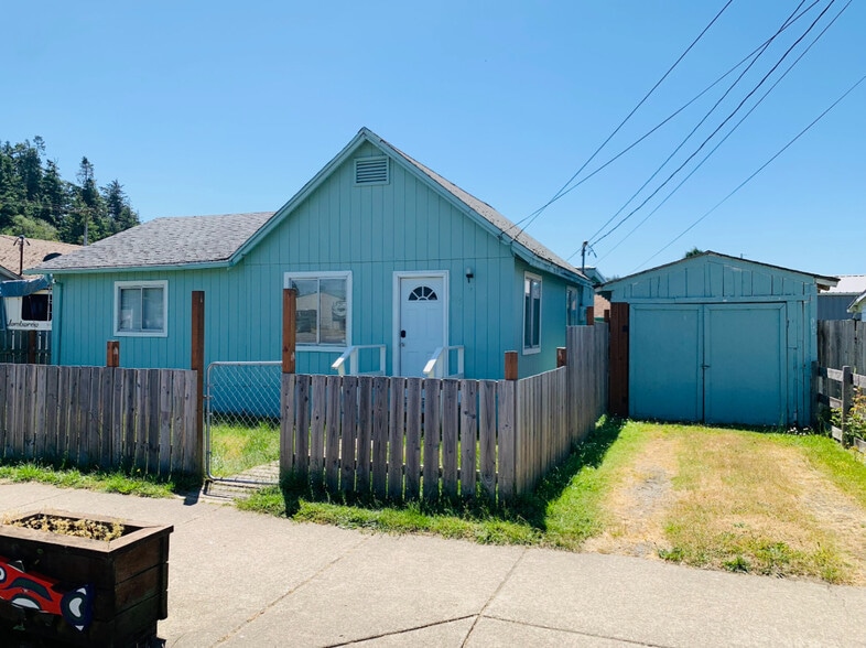 Use of driveway for your vehicle, side by side, UTVs - 125 S 8th St