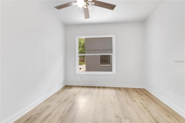 Building Photo - 1029 Colyer St