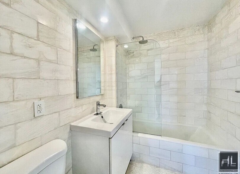 Building Photo - 21 STREET