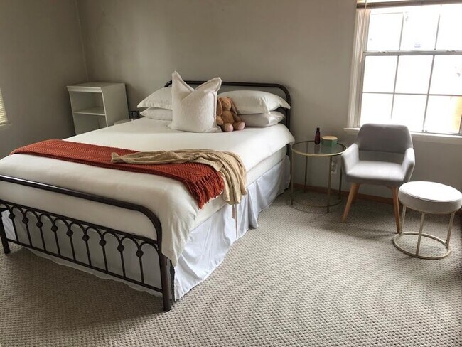 Primary Photo - 19144 Calvert St