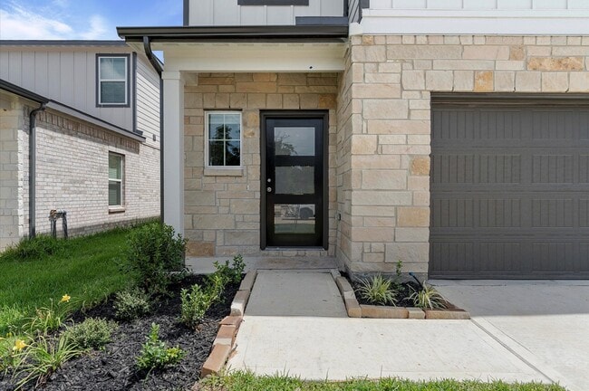 Building Photo - 8627 Blueberry Ash St