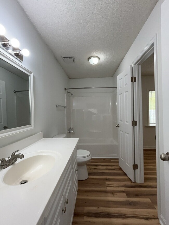 Building Photo - 227 Challedon Dr