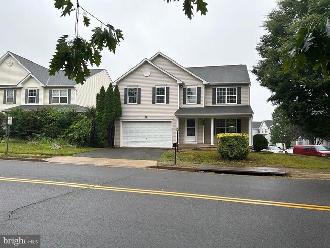 Building Photo - 2024 Chestnut Dr.