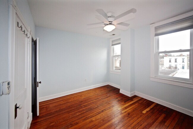 Building Photo - Beautiful 2 BR Townhouse in Atlas District