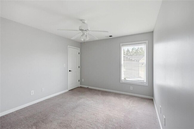 Building Photo - 518 S Fortune Way