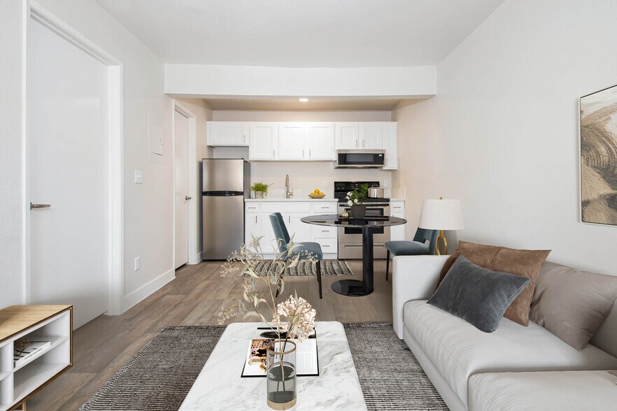 Harmon 370 370 E Harmon Ave Las Vegas NV 89169 Apartment Finder