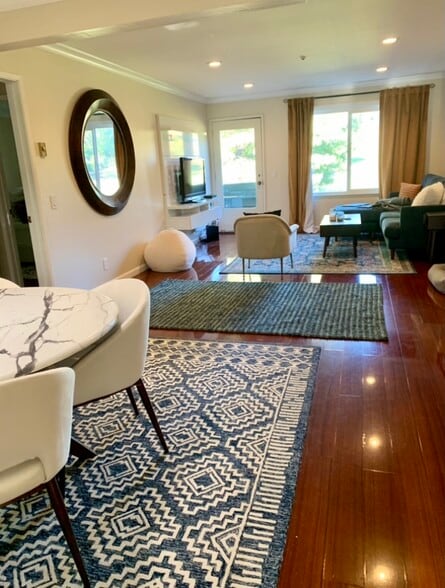 Building Photo - 4016 Farm Hill Blvd