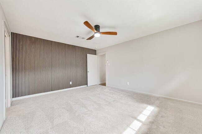 Building Photo - 1413 23rd Ave N