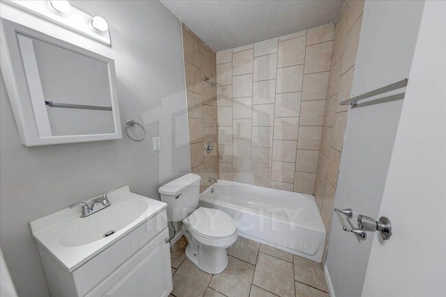 Building Photo - 3621 Beasley Dr