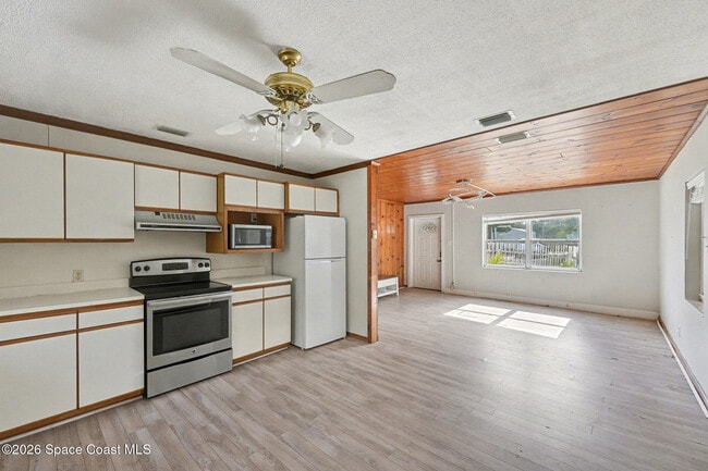 Building Photo - 2759 Myers Dr NE