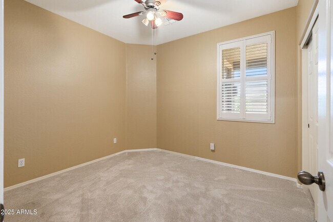 Building Photo - 2992 E Ravenswood Dr