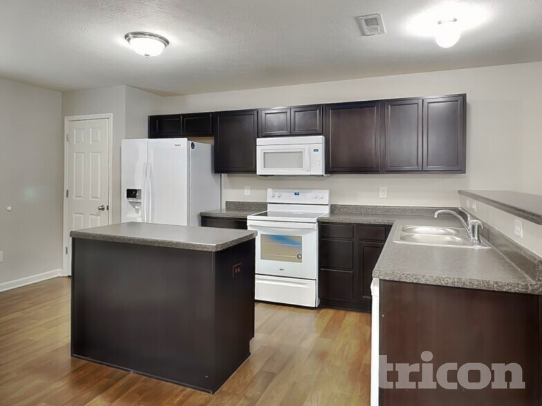 Building Photo - 2391 Bristol Dr