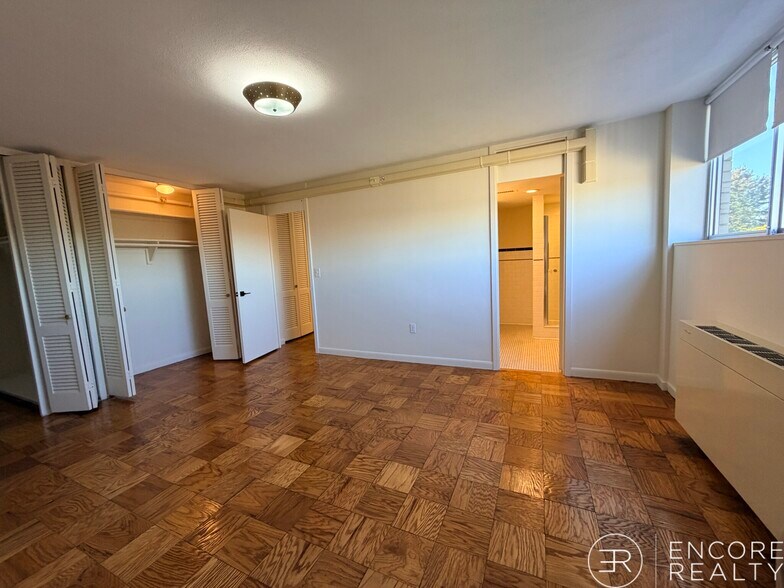 Building Photo - 80 Monmouth St