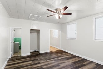 Building Photo - Newly Renovated Studio