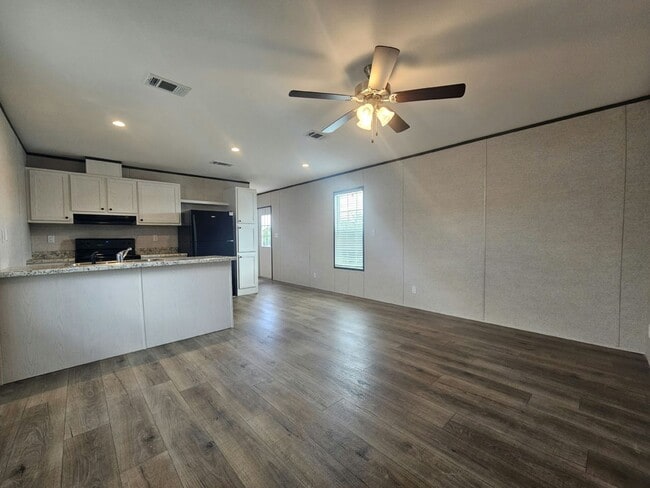 Building Photo - 1014 Myakka Dr