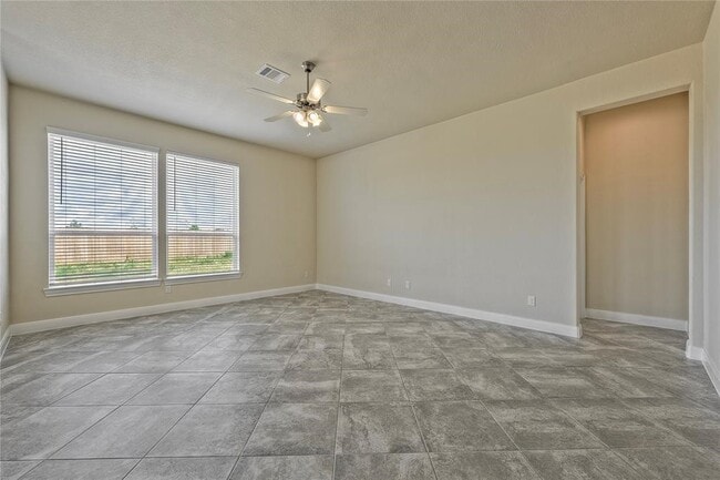 Building Photo - 11927 Champion's Frst Dr