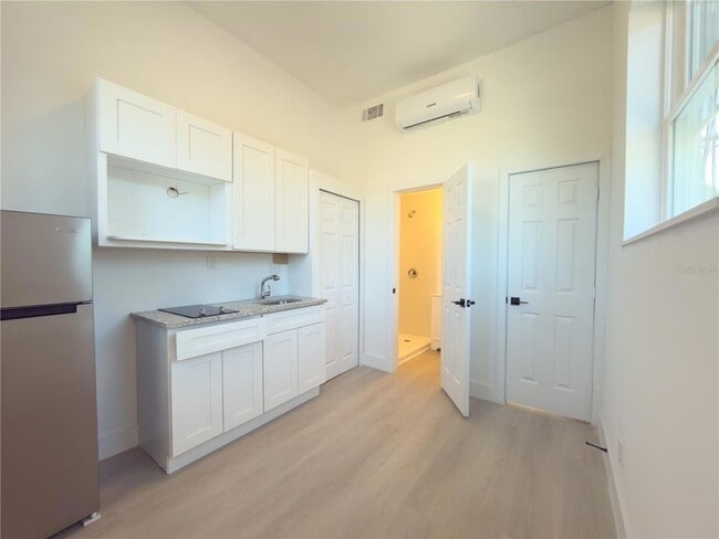 Building Photo - 401 E Columbus Dr