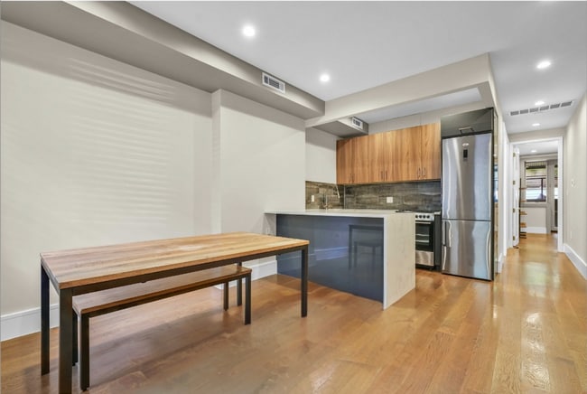 Building Photo - 312 Clifton Pl