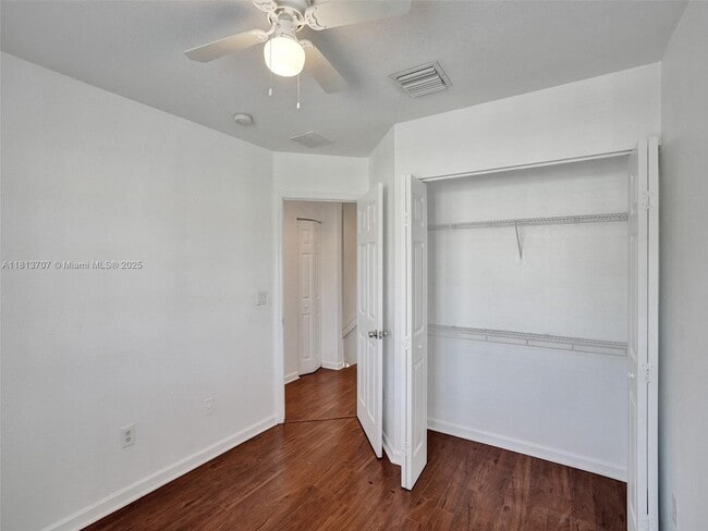Building Photo - 1215 Lucaya Dr