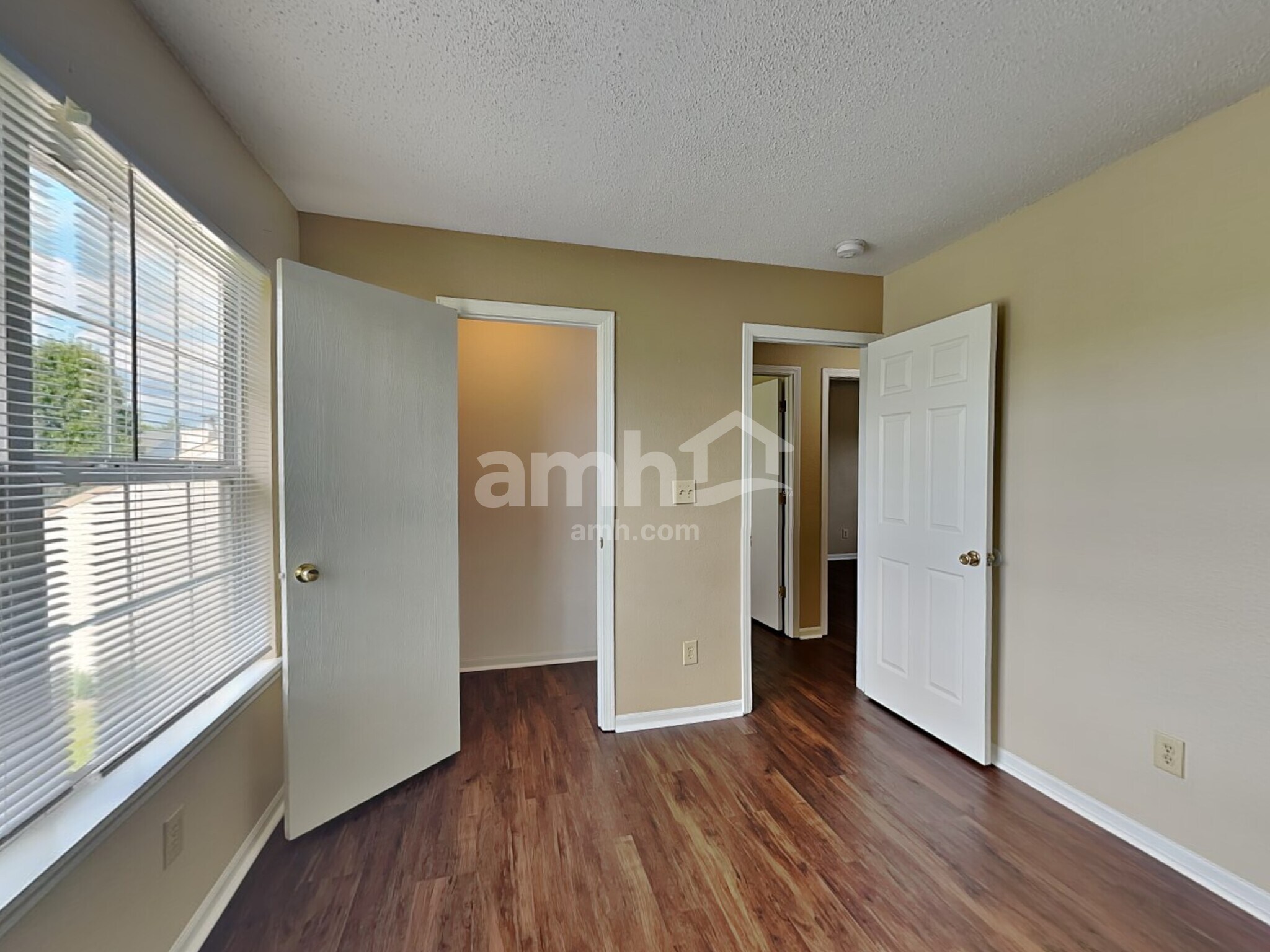 Building Photo - 7650 Scatter Woods Ln