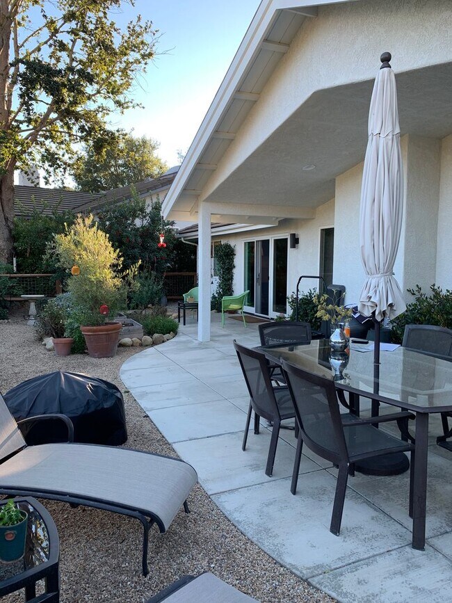 Building Photo - Beautiful Home in Gated Community