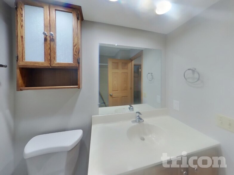 Building Photo - 4845 Orleans Ln N