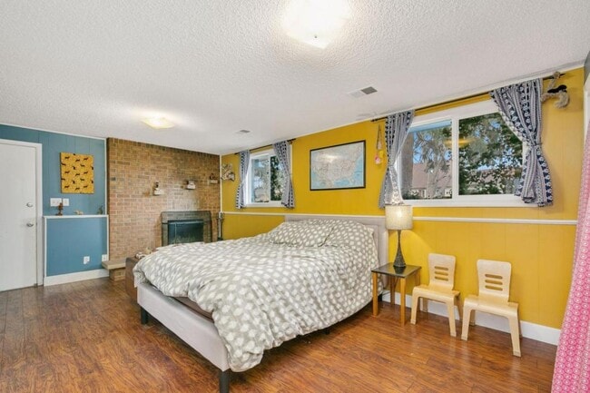 Building Photo - 309 Mae St