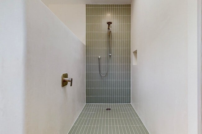 Building Photo - North Valley Fabulous 2018/sf 2 Bedroom  2.5 Bath  with Garage