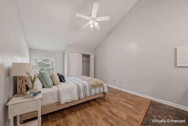 Building Photo - Spacious 2 bedroom townhouse with an additional loft located near TCC!