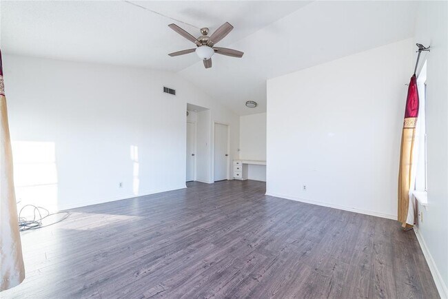 Building Photo - 5510 Chadwyck Dr