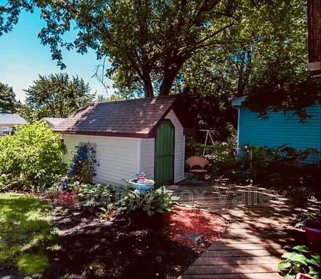 Building Photo - 633 W Briarcliff Rd