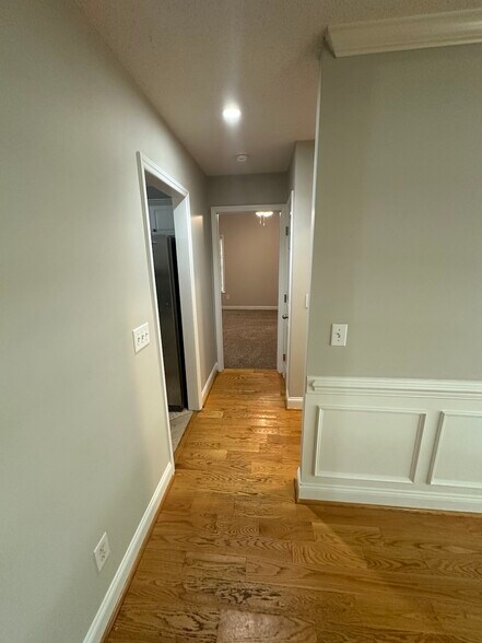 Building Photo - 4210 King Edward Ct