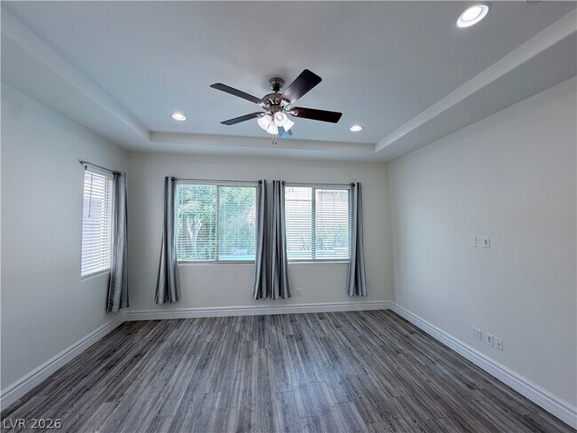 Building Photo - 9936 Wildhorse Cyn Ave