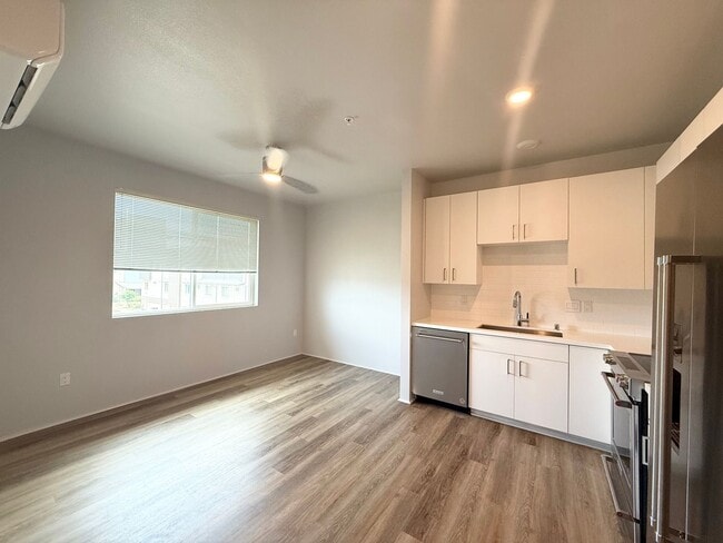Building Photo - MOVE IN READY! 1 Bd, 1 Ba in Kaikea At Ho'opili