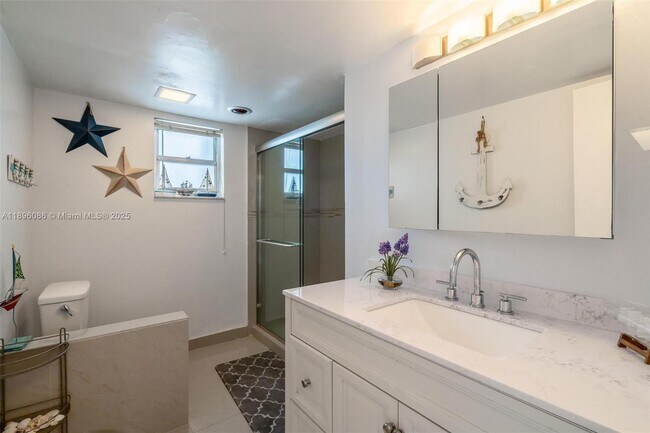 Building Photo - 2101 S Ocean Dr