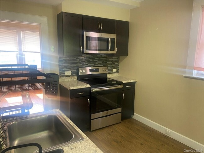 Primary Photo - 378 Elwood Ave