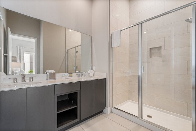 Building Photo - 7740 Sandy Ridge Dr